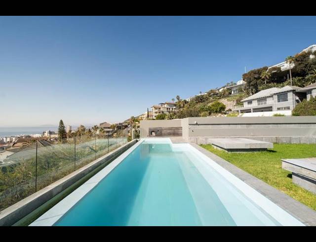 7 BEDROOM HOUSE FOR SALE IN BANTRY BAY